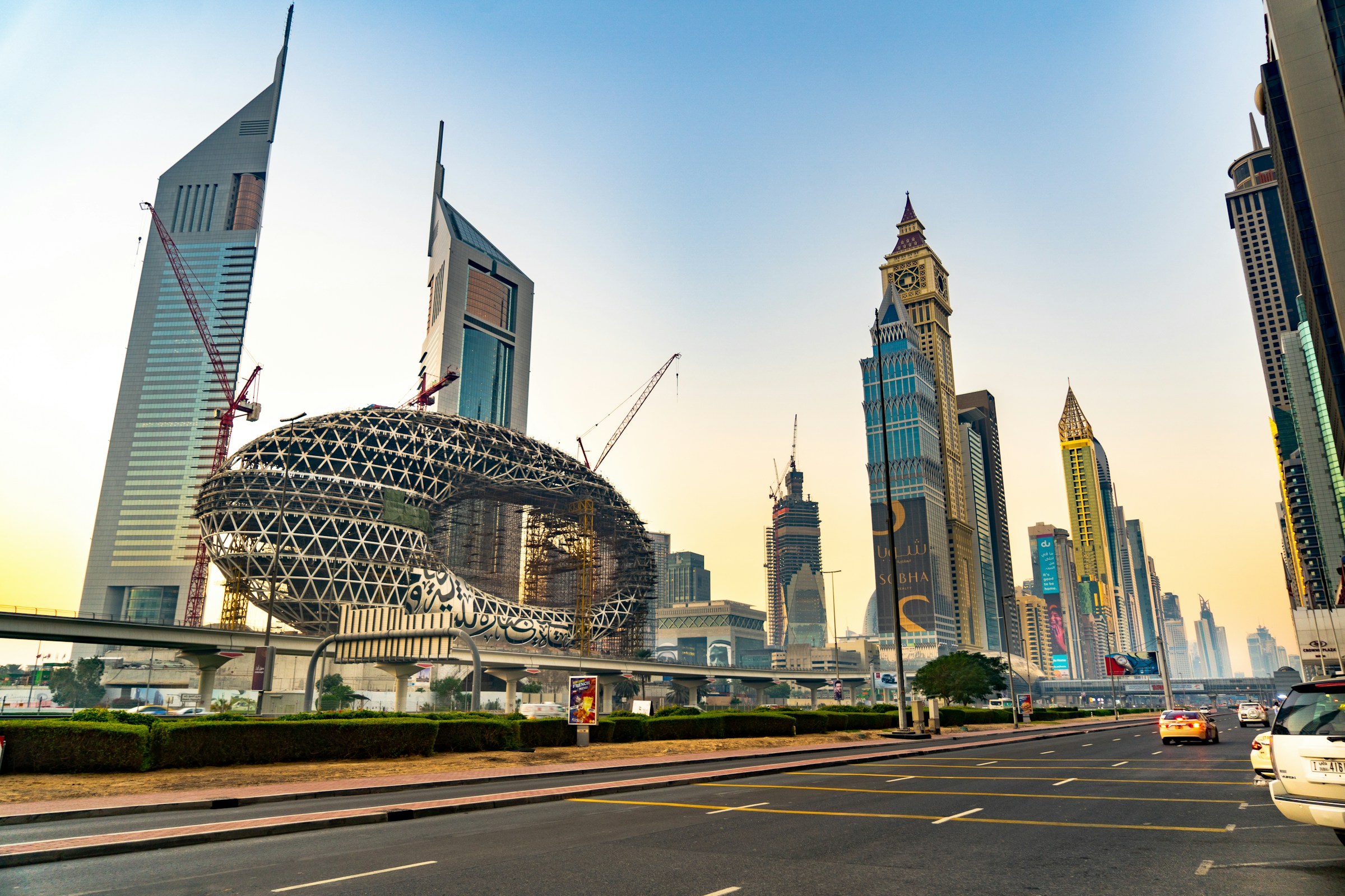 Dubai architecture and investment